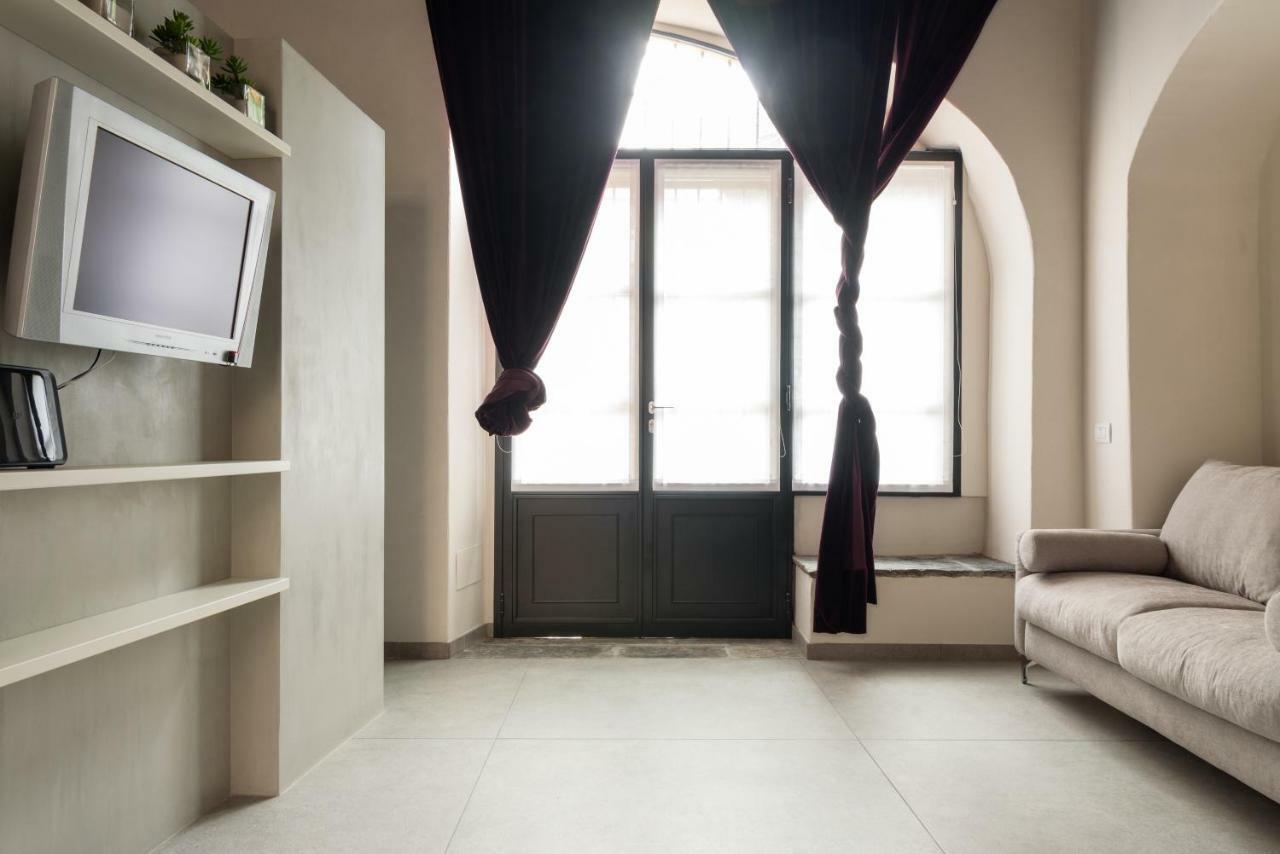 Le Scuderie Di Sant'Ambrogio Apartment Milan Bagian luar foto