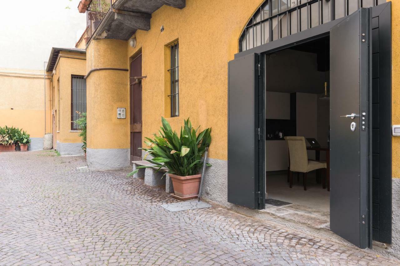 Le Scuderie Di Sant'Ambrogio Apartment Milan Bagian luar foto