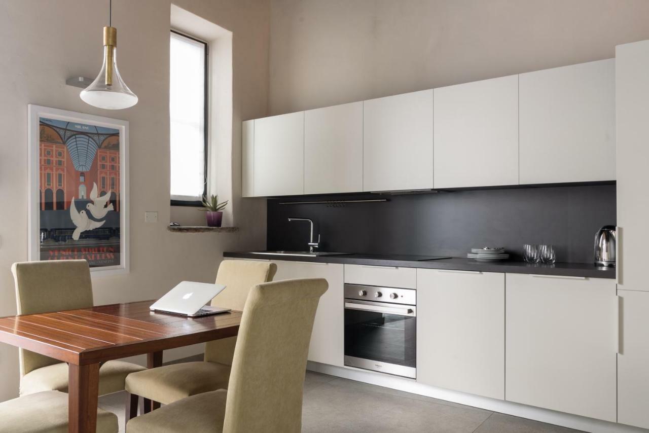 Le Scuderie Di Sant'Ambrogio Apartment Milan Bagian luar foto