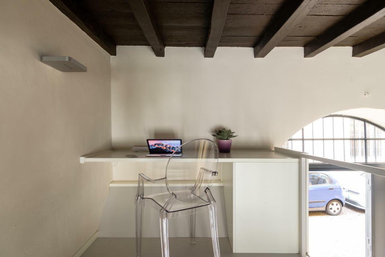 Le Scuderie Di Sant'Ambrogio Apartment Milan Bagian luar foto