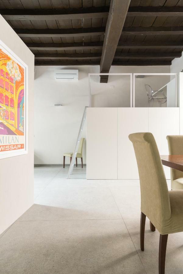 Le Scuderie Di Sant'Ambrogio Apartment Milan Bagian luar foto