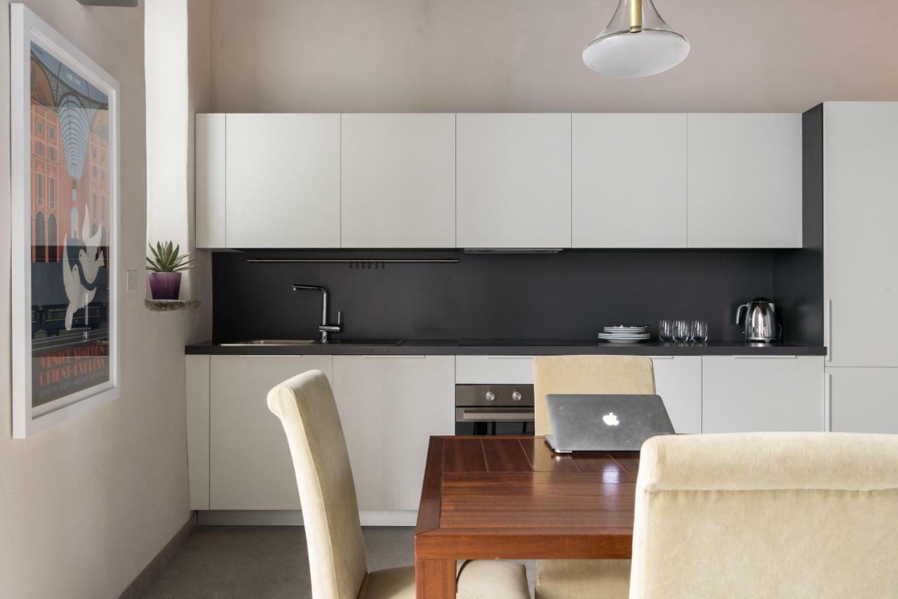 Le Scuderie Di Sant'Ambrogio Apartment Milan Bagian luar foto